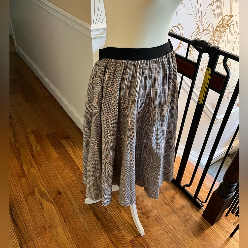 Retro black, white and pink plaid skirt. Size XXL.